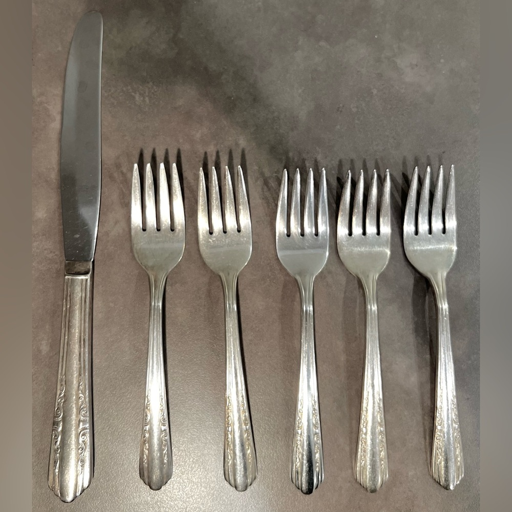 🌸40s Vintage🌸Marathon Thalia Romantic Silverware Utensils Forks & Knife